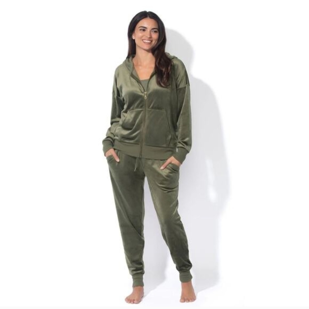 Felina Velour Hoodie& Jogger Set